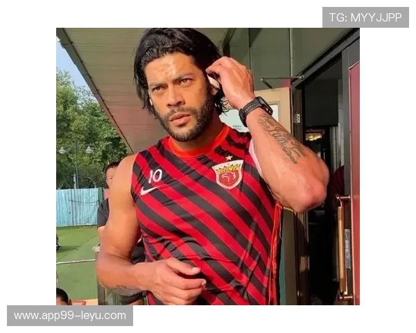 胡尔克重返中超？米内罗竞技官方辟谣，40岁老将未来何去何从