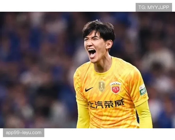 上海海港门神颜骏凌神勇发挥助力球队再创佳绩