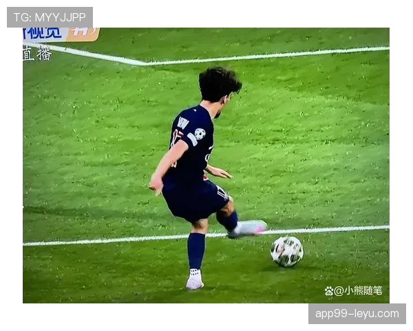 恩里克战术革新显成效，球队状态回暖强势领跑联赛