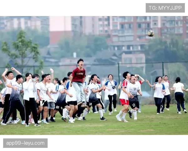 激战四季落幕:2023年足球赛季冠军诞生,精彩表现引爆全球热议 激战四季落幕:2023年足球赛季冠军诞生,精彩表现引爆全球热议