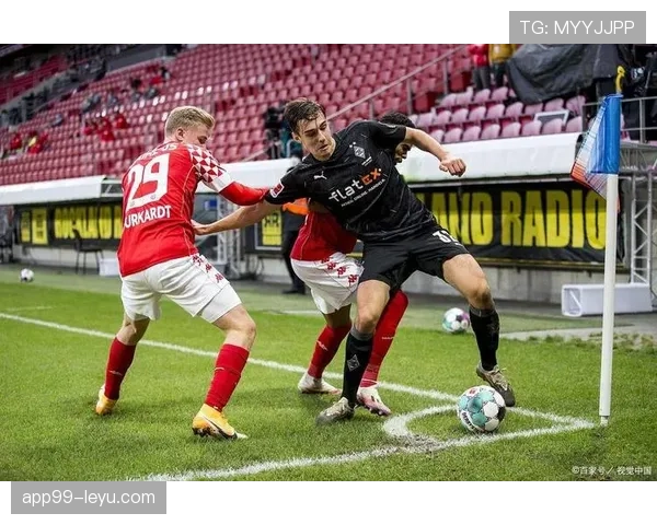 多特蒙德的危机已来临!战术打法过于激进,阵容短板暴露,管理层还能坐得住吗? 多特蒙德的危机已来临!战术打法过于激进,阵容短板暴露,管理层还能坐得住吗?